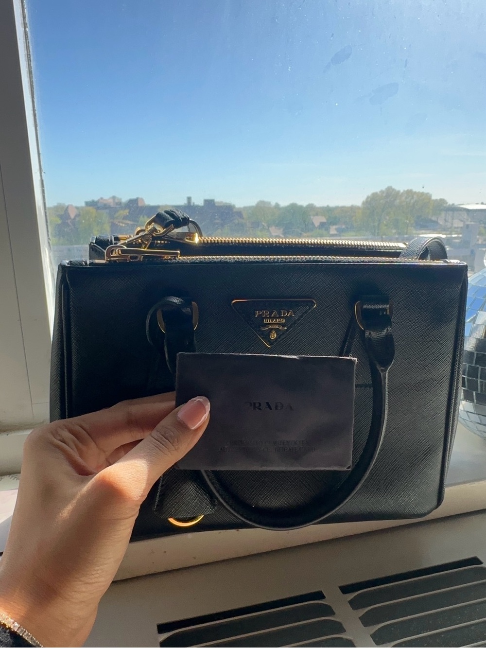 Prada Galleria Small Saffiano Lux Double Zip Tote Black Gold Crossbody - Picture 5 of 8